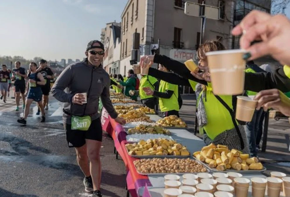 Pourquoi les ravitaillements sont devenus une science exacte en marathon ?